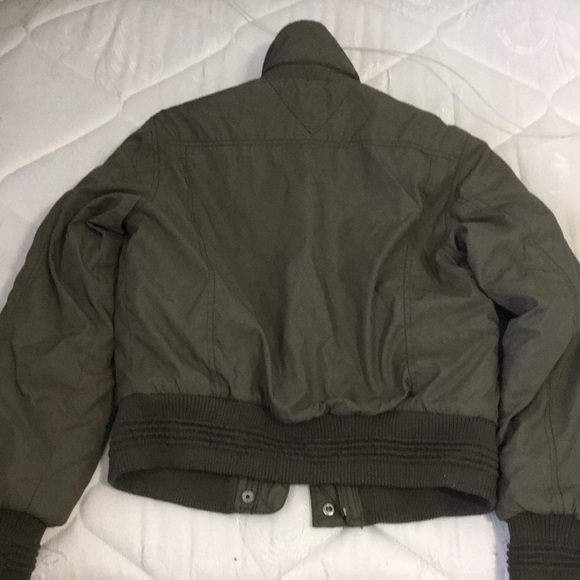 Tommy Hilfiger insulated pilot style slight crop - Picture 5 of 5